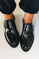 IRIS | Mocassins élégants vernis avec bride pour un style impeccable