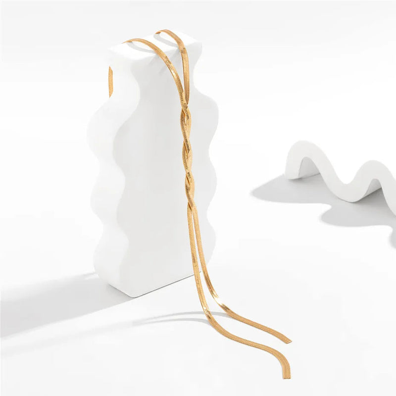Collier long élégant avec design serpent ajustable