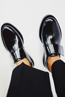IRIS | Mocassins élégants vernis avec bride pour un style impeccable